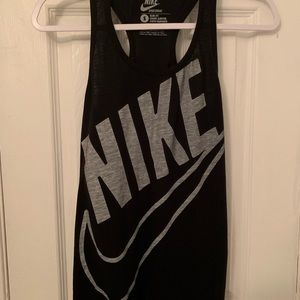 3 Nike Tanks Size S